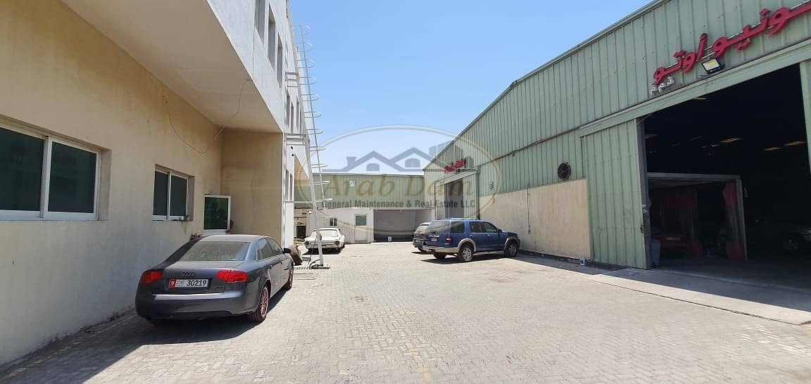 3 Good Deal / Land For sale in Abu Dhabi - Mussafah - M3 / Good location / 2 shops / 9 offices / 2 store / Good price