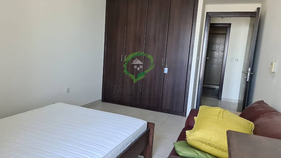 6 BURJ KHALIFA VIEW | Huge Apartment with Maid Room