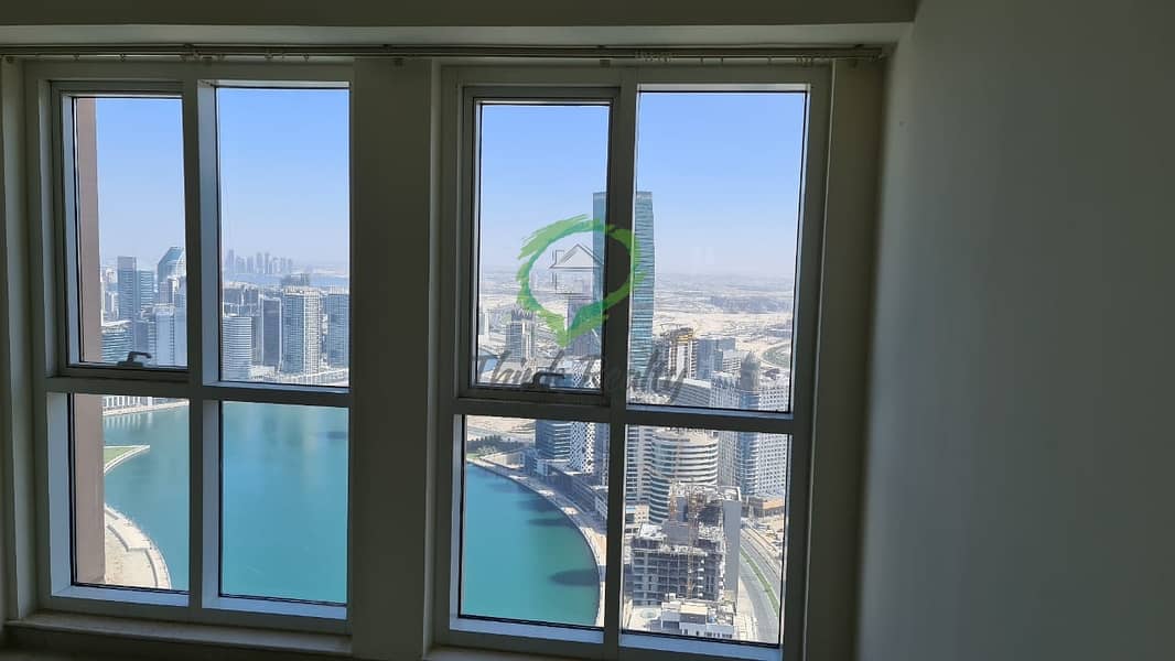 12 BURJ KHALIFA VIEW | Huge Apartment with Maid Room