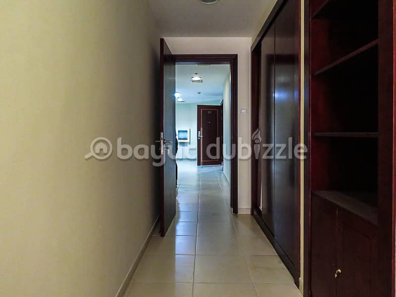4 Hall