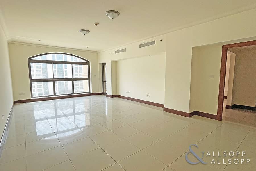 2 1 Bedroom | High Floor | Large Layout