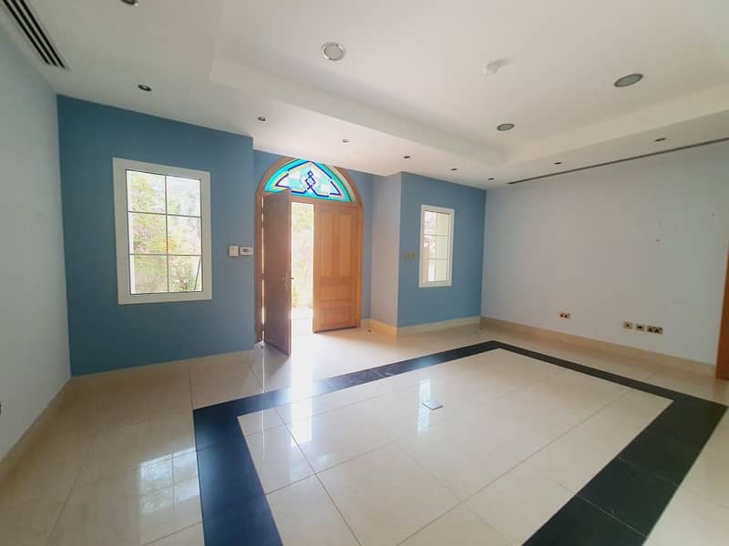 7 independent 5bhk Villa in Jumeirah 1 with privet pool & garden rent is 180k