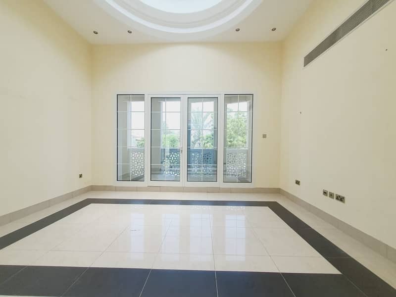 10 independent 5bhk Villa in Jumeirah 1 with privet pool & garden rent is 180k