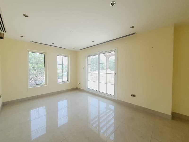 14 independent 5bhk Villa in Jumeirah 1 with privet pool & garden rent is 180k