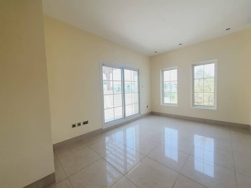 15 independent 5bhk Villa in Jumeirah 1 with privet pool & garden rent is 180k