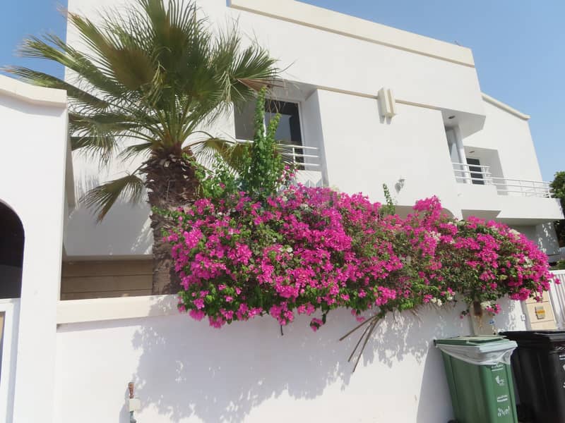 4 BEDROOM INDEPENDENT  VILLA FOR RENT IN JUMEIRAH 2