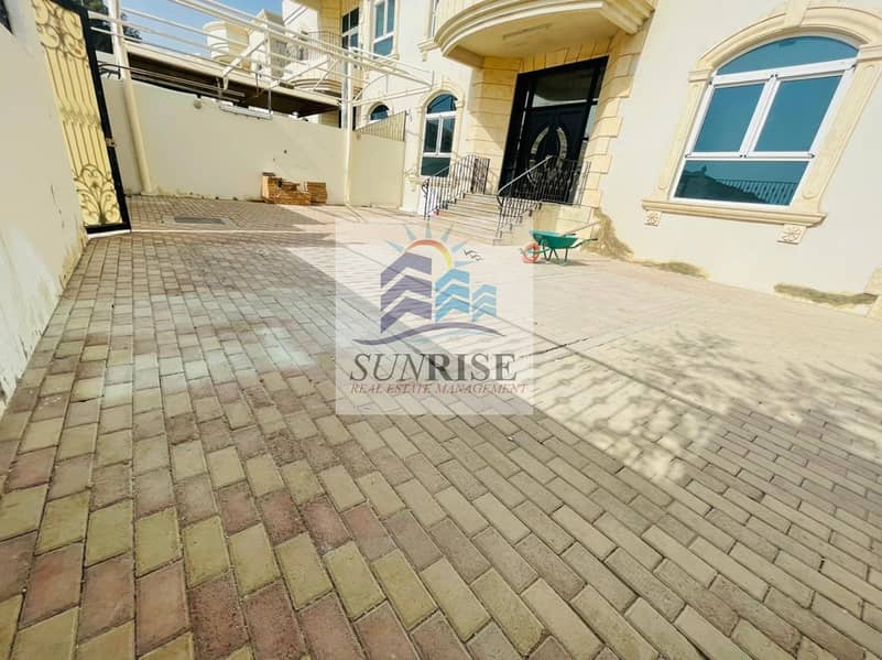 3 private entrance villa deluxe with yard 4 masters bedroom central AC