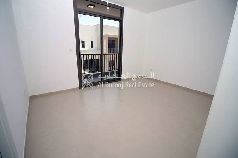 4 Brand New 3 Bedroom Near Pool and Park