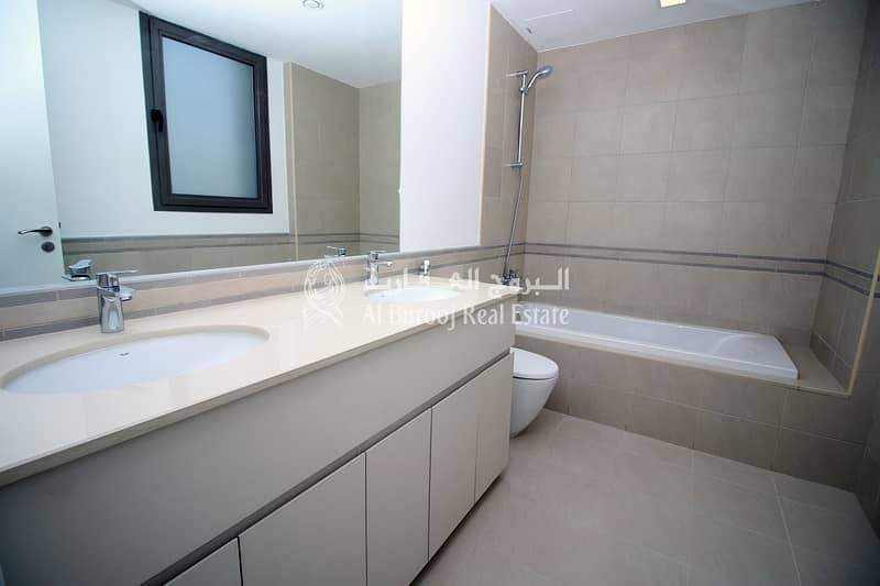 10 Brand New 3 Bedroom Near Pool and Park