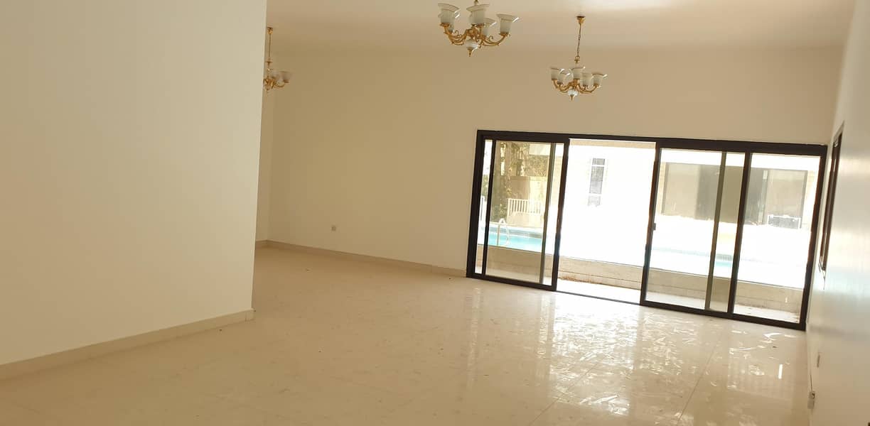 13 RENOVATED VILLA WITH PRIVATE GARDEN AND SHARED POOL IN JUMEIRAH 3