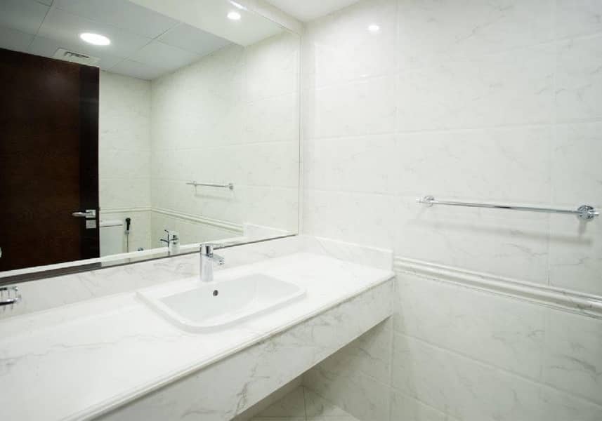 20 NO COMMISSION // 1 MONTH FREE FOR LUXURIOUS  2 BR APT AT BUSINESS BAY // DIRECT TO  OWNER