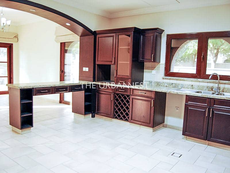 6 Well Maintained | Granada Villa with Pool