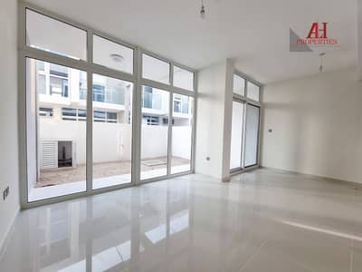 Ready to Move in |Brand New | Middle Unit | Vacant