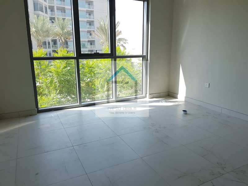 7 Vacant 1BR Apartment  with Balcony Facing Pool & Park