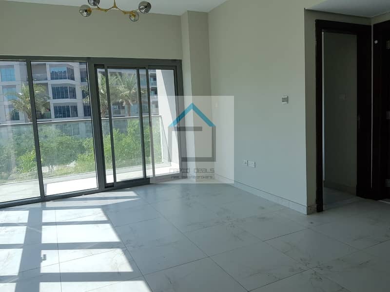 8 Vacant 1BR Apartment  with Balcony Facing Pool & Park