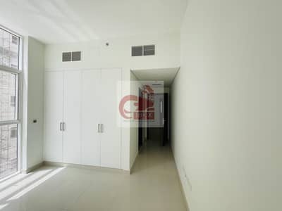 Brand new 1bhk with coverd parking near to metro station on sheikh zayad road