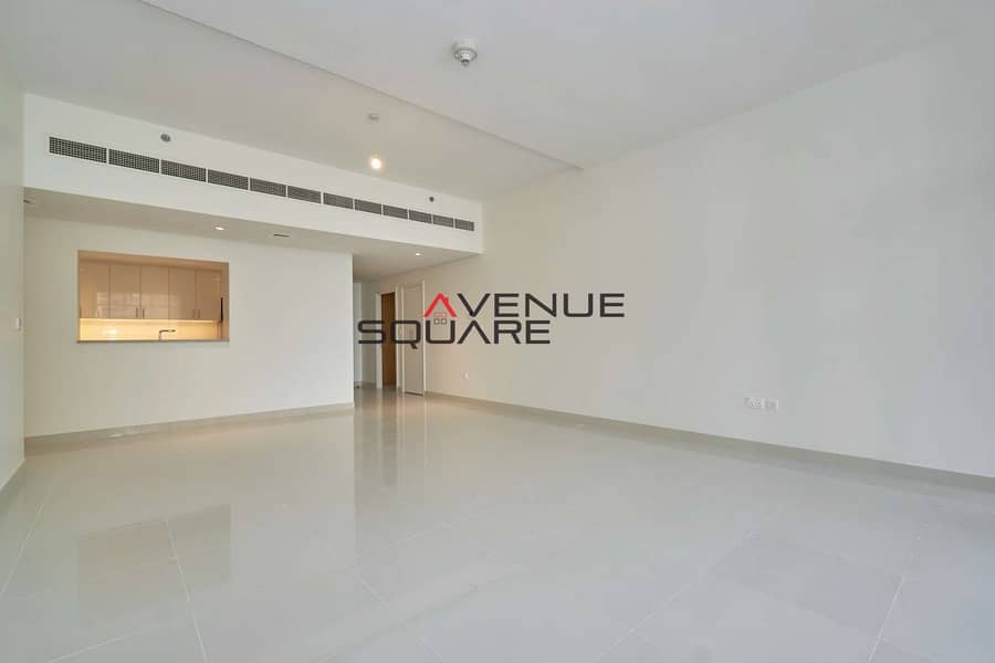 9 Contemporary 3 beds | Maids Room | Middle Floor
