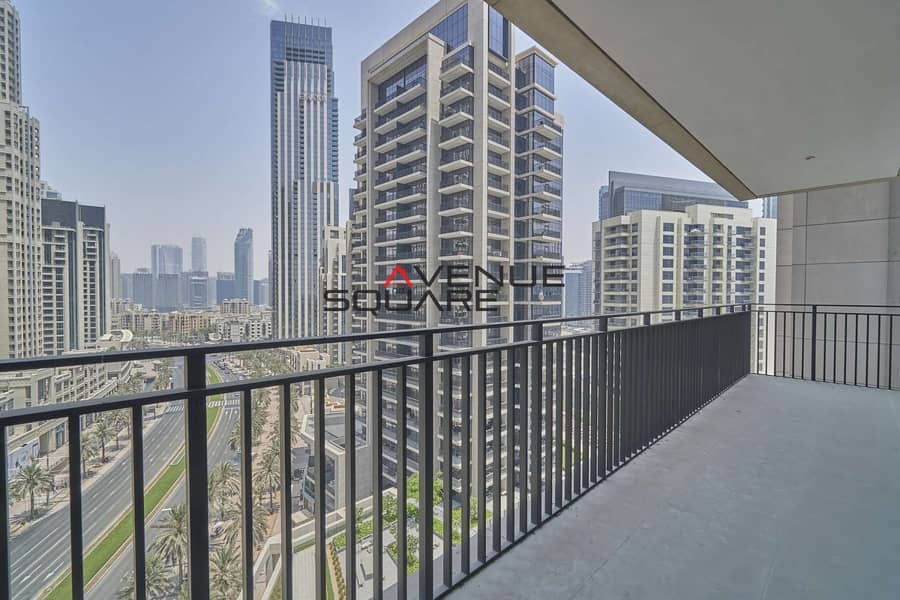 22 Contemporary 3 beds | Maids Room | Middle Floor