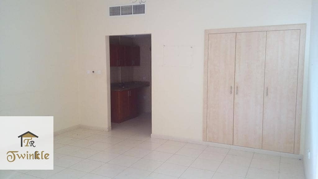 Emirates Cluster - Ready to move Studio Apartment With balcony.