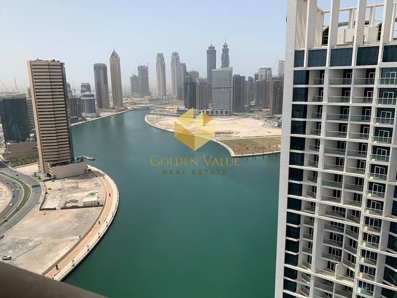 10 Stunning fully furnished apartment with canal view