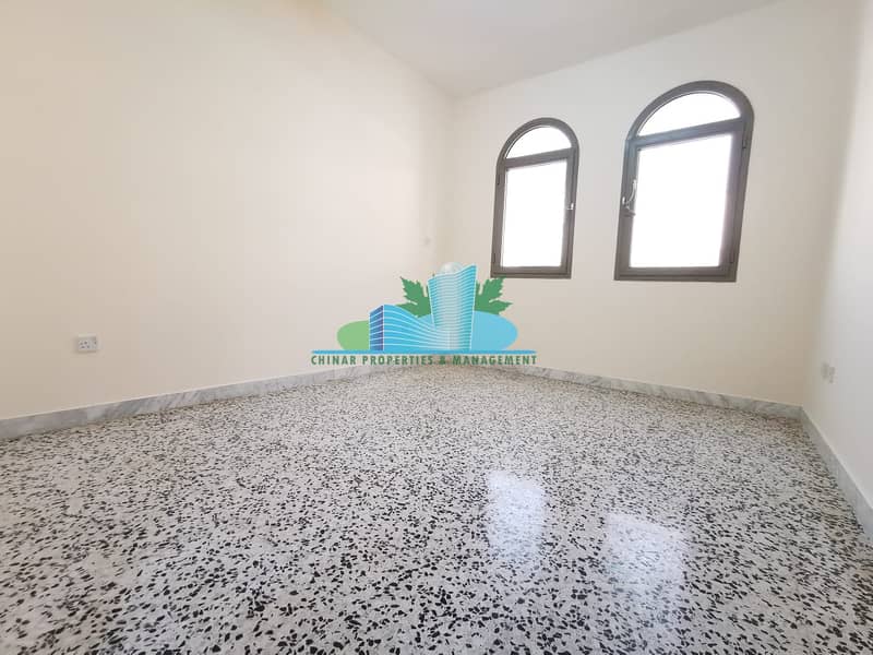 7 2BHK w/ Modern Glossy tiled |Balcony |4 chqs | Great Location