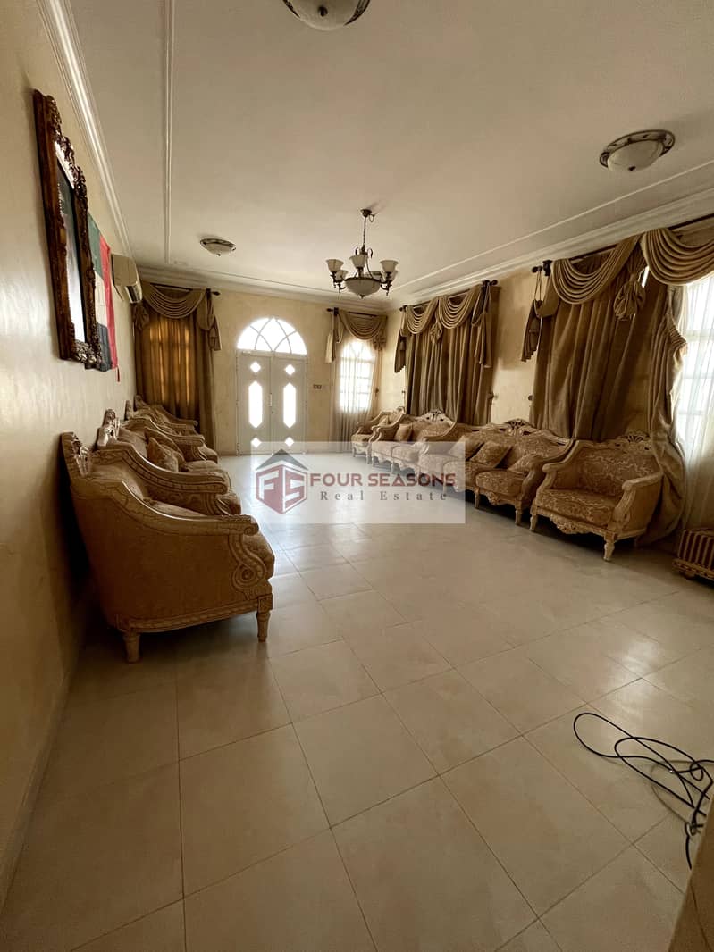 Vacant 4BHK Local Villa Semi Furnished