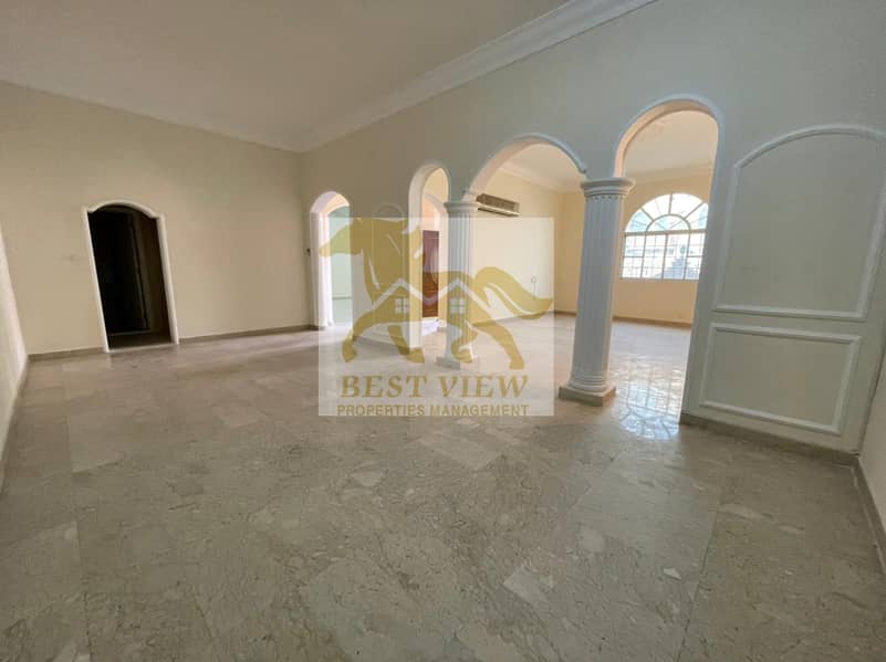 Spacious Villa 6 Masters Bedrooms with nice Location . Spacious Villa 6 Masters Bedrooms with nice Location .