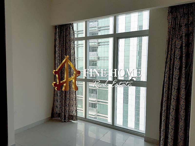 Spacious 1MBR apartment with Canal/Sea View