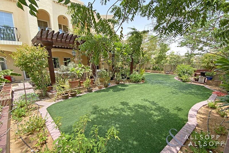 4 Beds + Maids | Vacant | BUA 4,200 Sq Ft 4 Beds + Maids | Vacant | BUA 4,200 Sq Ft