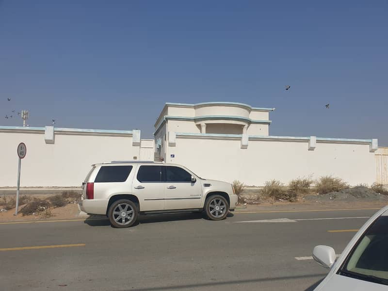 For sale a large villa in Umm Al Quwain (Al Salamah area) excellent location