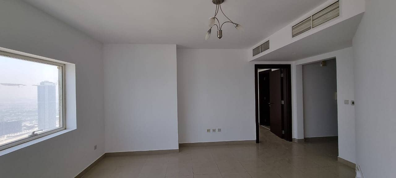10 Vacant Higher Floor | Large 1 bed | Dubai Gate 1