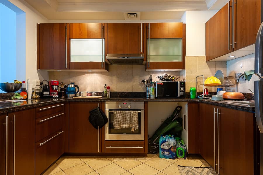 5 Spacious and bright 1BR with Fully Fitted Kitchen