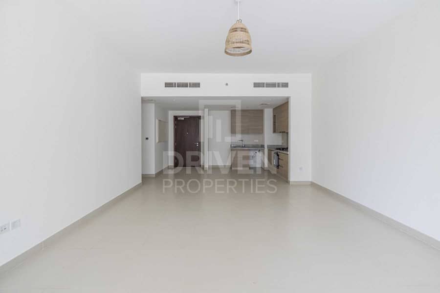 Pool & Park View | Vacant | Modern Layout Pool & Park View | Vacant | Modern Layout