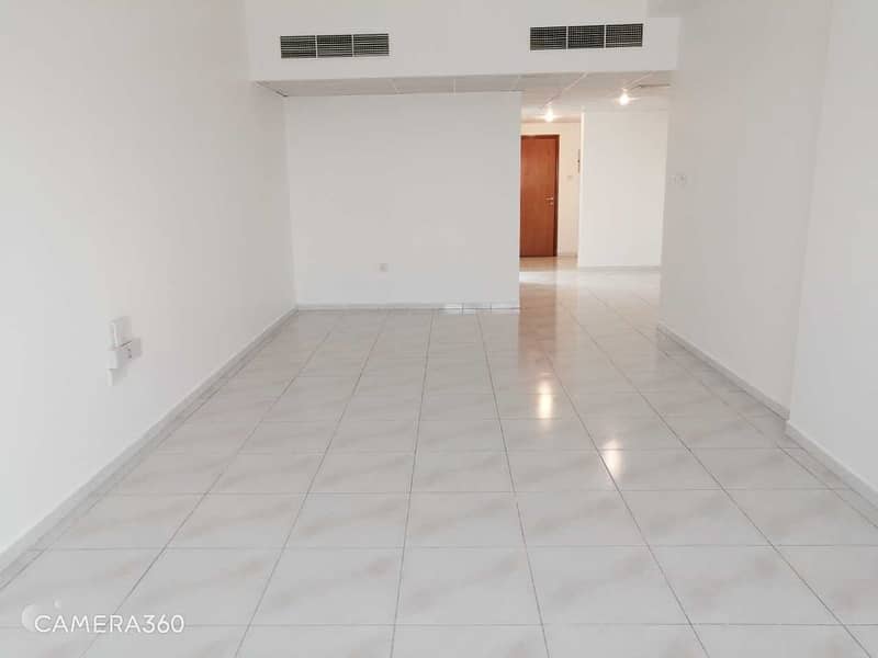 SPACIOUS 2 BHK-CHILLER FREE-NO COMMISSION-GOOD LOCATION-DIRECT FROM OWNER