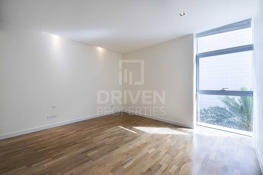 11 Bright and Sunny Unit | Ready to Move in