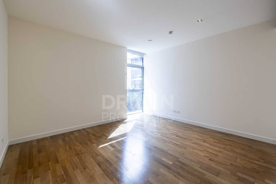 12 Bright and Sunny Unit | Ready to Move in