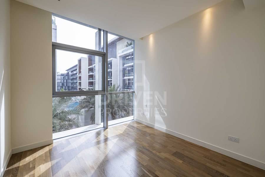 16 Bright and Sunny Unit | Ready to Move in