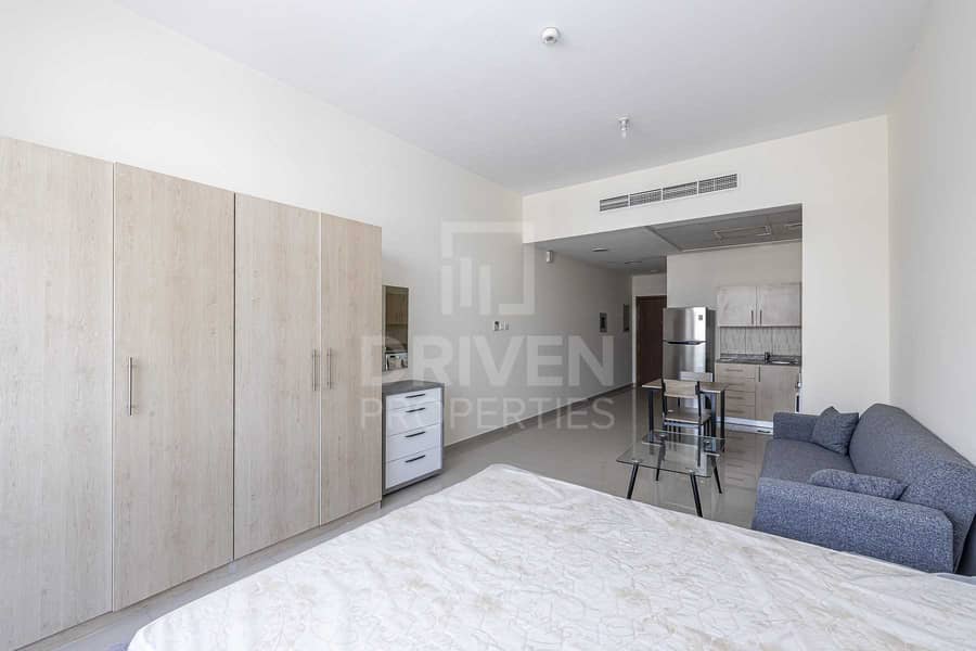 3 Fully Furnished and Highly Upgraded Unit