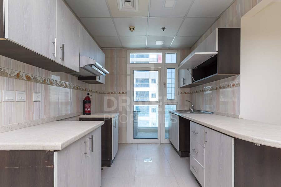 10 Chiller free | Well Maintained 2 Bedroom