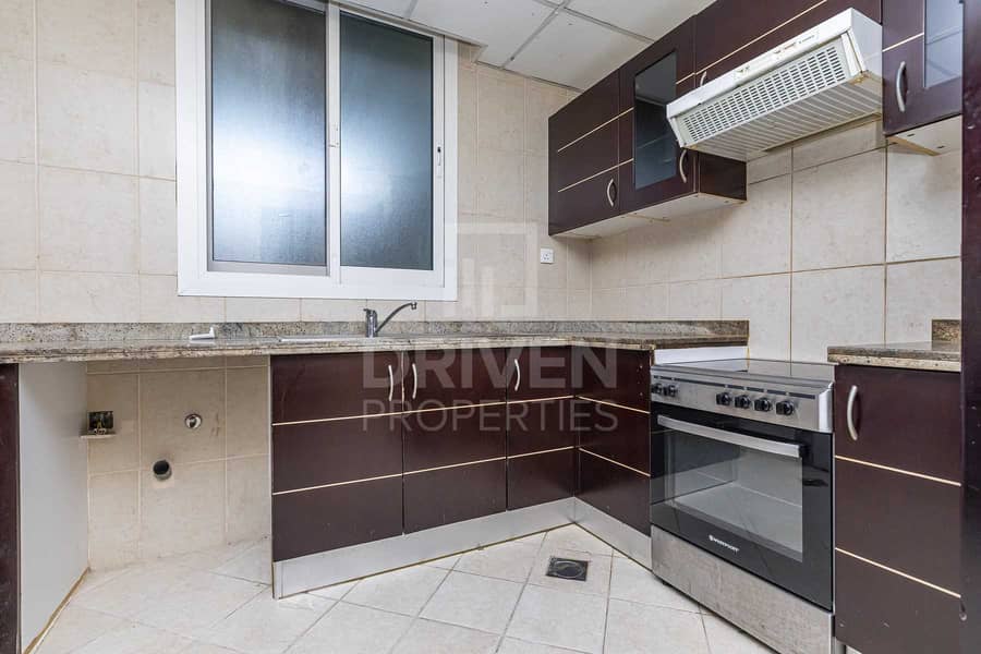 11 6 Cheques | Equipped Kitchen | Low Floor