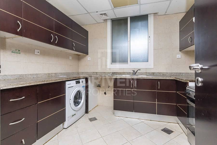 17 6 Cheques | Equipped Kitchen | Low Floor