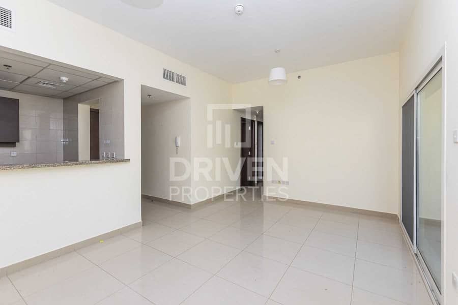 3 Elegant 2 Bed Apartment with Maid's room