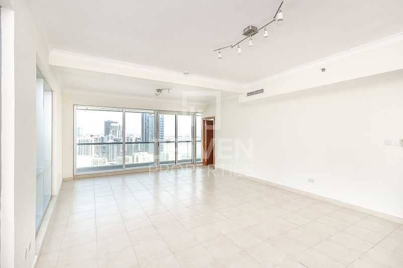 Spacious 2 Bdr apartment | W/ Canal view