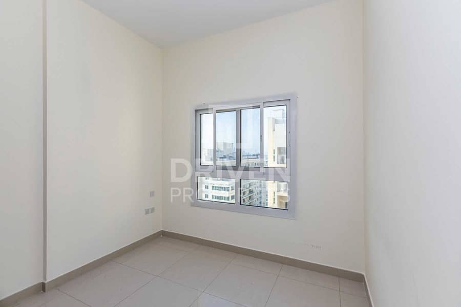 14 Elegant 2 Bed Apartment with Maid's room