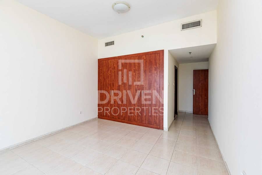 10 Spacious Unit | Chiller Free | Golf View