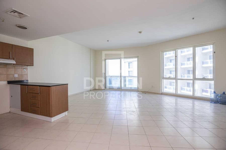 2 Magnificent 2 Bed Apartment with Balcony