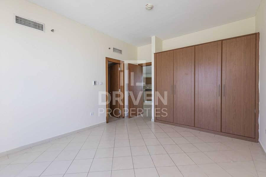 4 Magnificent 2 Bed Apartment with Balcony