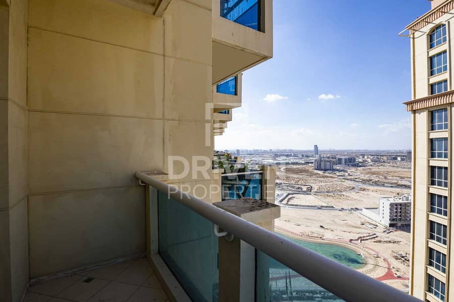 7 Magnificent 2 Bed Apartment with Balcony
