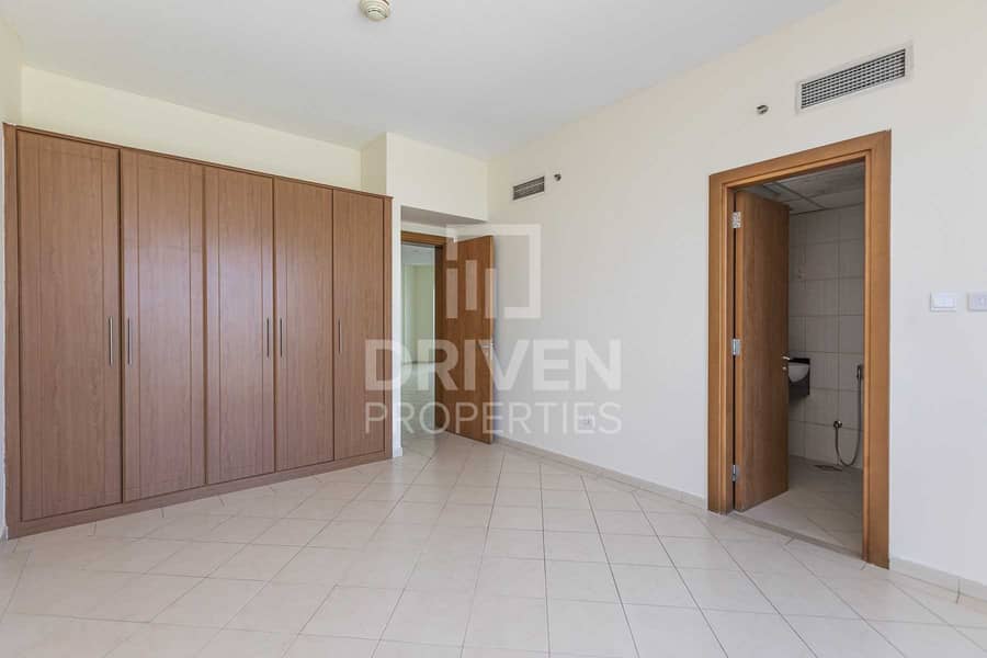 13 Magnificent 2 Bed Apartment with Balcony