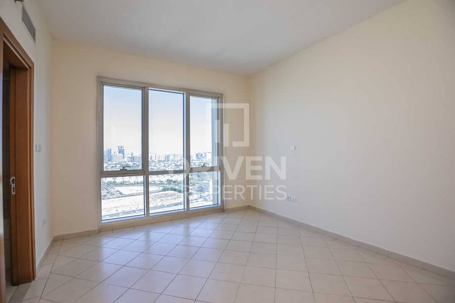 12 Magnificent 2 Bed Apartment with Balcony